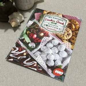 Unused We Energies “Wisconsin Hometown Favorites” Cookie Book-2022